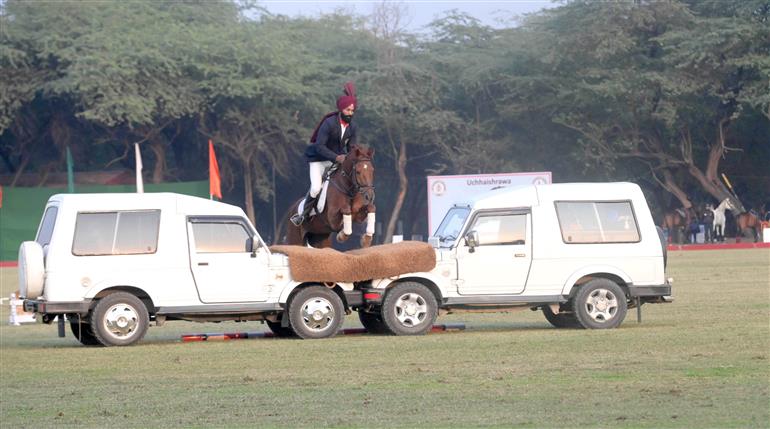 29 नवंबर, 2025 को नई दिल्ली में प्रेसिडेंट बॉडीगार्ड परेड ग्राउंड में प्रेसिडेंट पोलो कप एग्जीबिशन मैच की झलकियां। राष्ट्रपति श्रीमती द्रौपदी मुर्मु ने इस मैच का आनंद लिया।