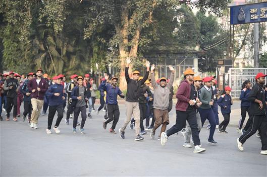 In the pre-event #RunForKTS4.0, students from IIT BHU participated with enthusiasm, reflecting the spirit of Kashi Tamil Sangamam 4.0, bringing cultures together through shared experiences, in Varanasi on November 30, 2025.:Ministry of Education