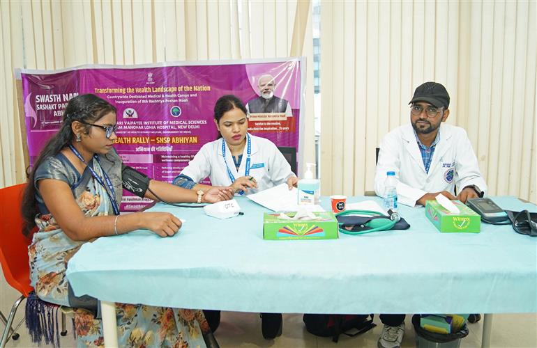 Glimpses of the Preventive Health Check-up and Consultation Camp integrative wellness camp Hosted by AYUSH PIB in Collaboration with AIIA and RML Hospital under ‘Swachhata hi seva campaign-2025’ to marking under the azadi ka amrit Mahotsav at National Media Centre, in New Delhi on October 01, 2025.