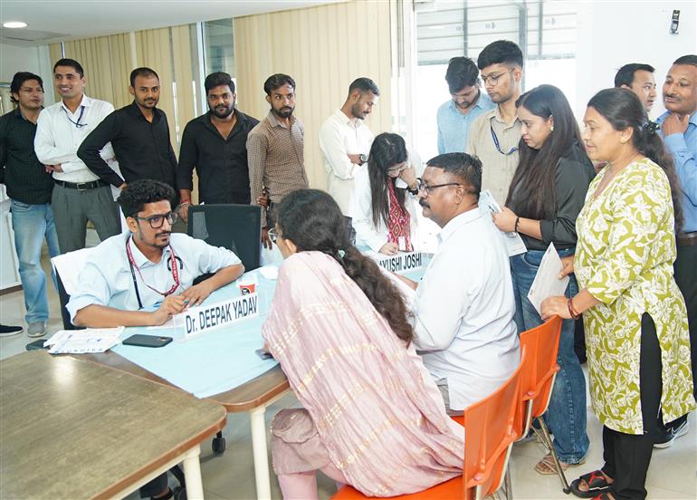 Glimpses of the Preventive Health Check-up and Consultation Camp integrative wellness camp Hosted by AYUSH PIB in Collaboration with AIIA and RML Hospital under ‘Swachhata hi seva campaign-2025’ to marking under the azadi ka amrit Mahotsav at National Media Centre, in New Delhi on October 01, 2025.