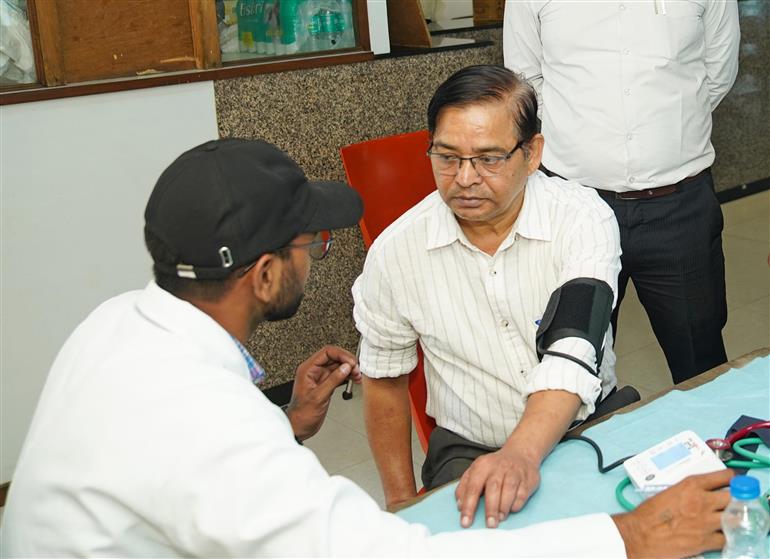 Glimpses of the Preventive Health Check-up and Consultation Camp integrative wellness camp Hosted by AYUSH PIB in Collaboration with AIIA and RML Hospital under ‘Swachhata hi seva campaign-2025’ to marking under the azadi ka amrit Mahotsav at National Media Centre, in New Delhi on October 01, 2025.