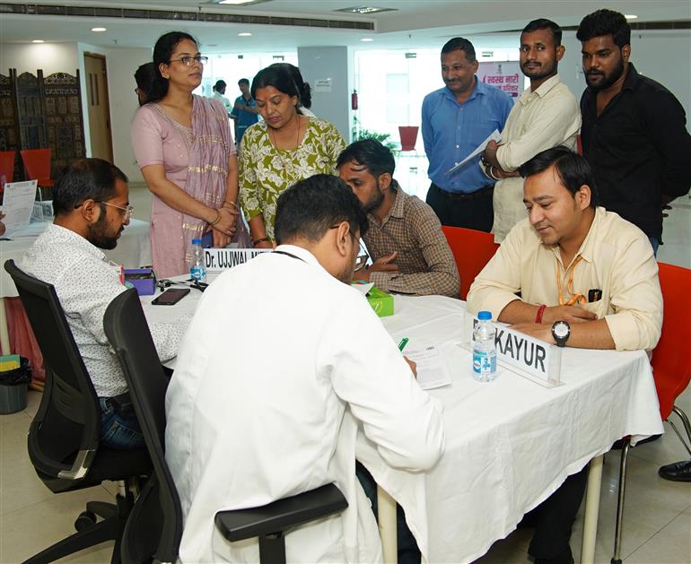 Glimpses of the Preventive Health Check-up and Consultation Camp integrative wellness camp Hosted by AYUSH PIB in Collaboration with AIIA and RML Hospital under ‘Swachhata hi seva campaign-2025’ to marking under the azadi ka amrit Mahotsav at National Media Centre, in New Delhi on October 01, 2025.