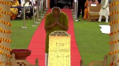 The Vice President of India & Chairman of the Rajya Sabha, Shri C. P. Radhakrishnan paying homage at Gandhi Smriti on the occasion of Gandhi Jayanti, in New Delhi on October 02, 2025.
