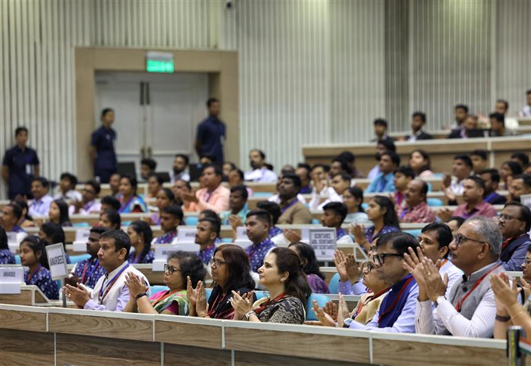 Gathering at the Kaushal Deekshant Samaroh held on the sidelines of the unveils of various youth-focused initiatives at Vigyan Bhawan, in New Delhi on October 04, 2025. PM addressing on the occasion. 
