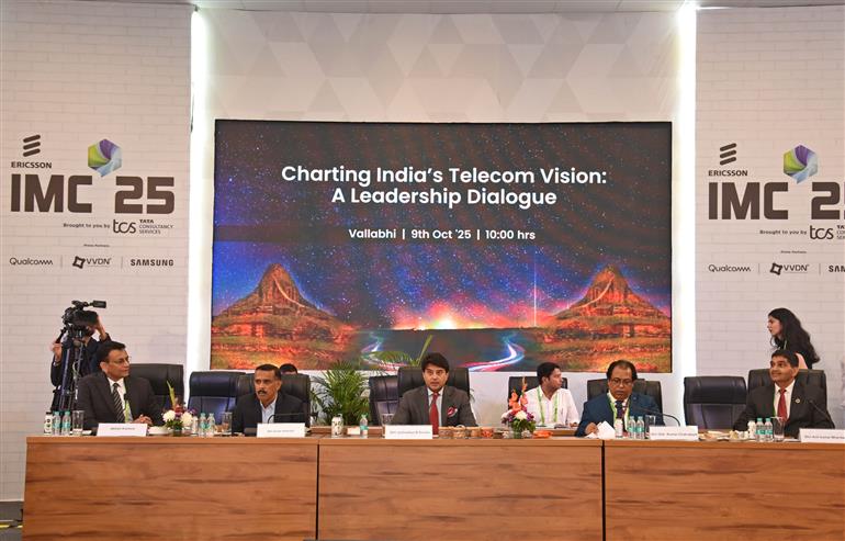 The Union Minister of Communications and Development of North Eastern Region (DoNER), Shri Jyotiraditya M. Scindia chaired an Industry CEOs Breakfast Roundtable meeting on Charting India’s Telecom Vision: A Leadership Dialogue during the India Mobile Congress-2025 at Yashobhoomi, in New Delhi on October 09, 2025.