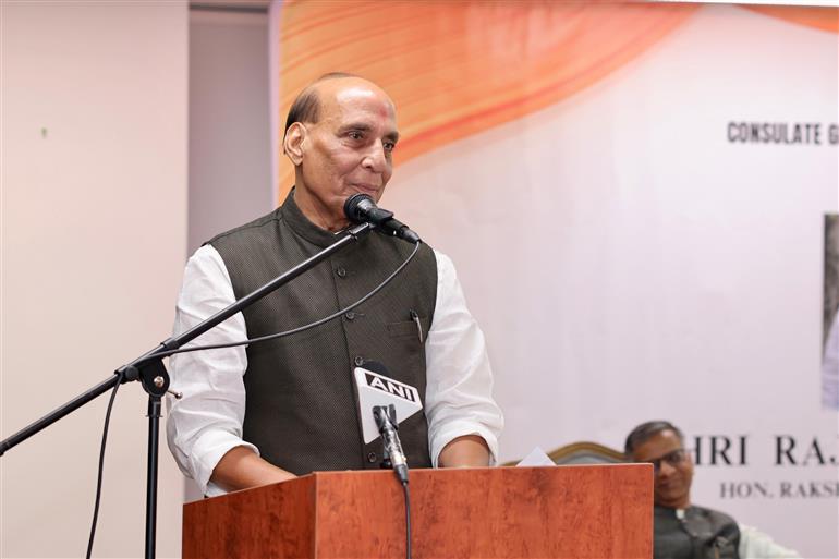 The Union Minister for Defence, Shri Rajnath Singh addressing the members of the Indian community at a special event hosted by the Consulate General of India in Sydney, Australia on October 10, 2025.
