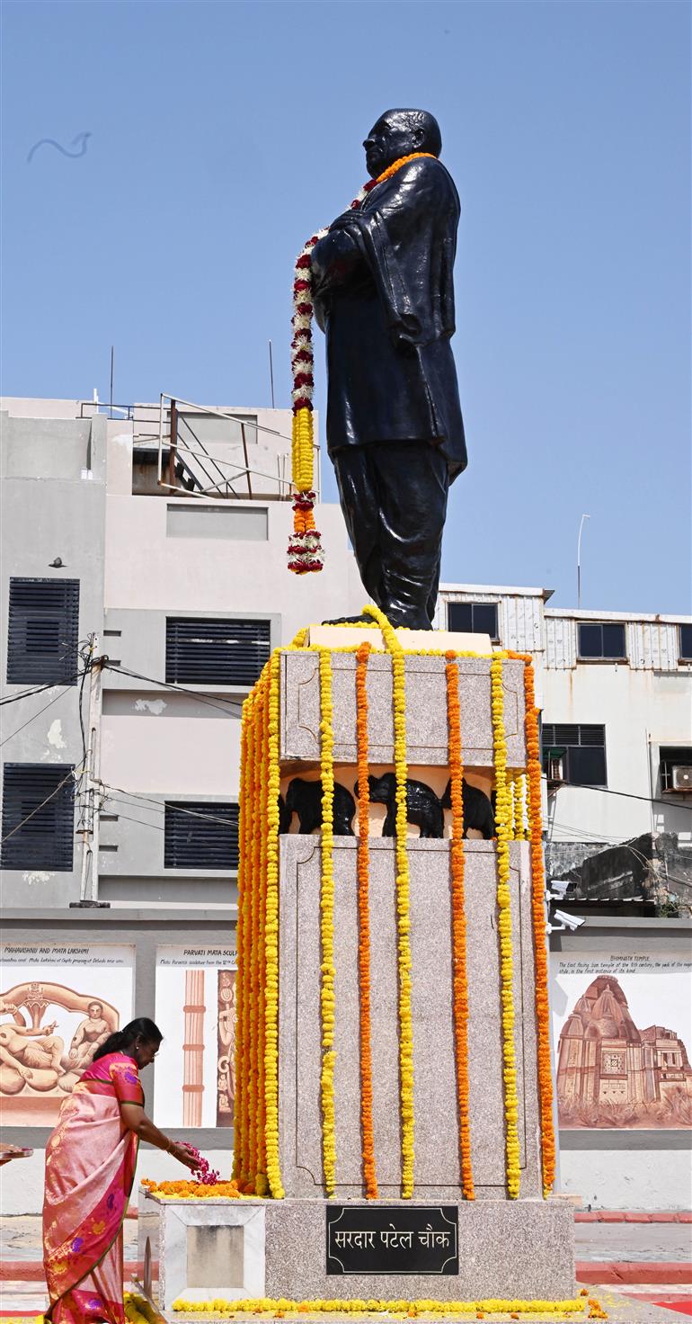 The President of India, Smt Droupadi Murmu performs Darshan and Puja at the Somnath Temple also paid floral tributes at the statue of Sardar Vallabhbhai Patel near the temple on her arrival, in Gujarat on October 10, 2025.