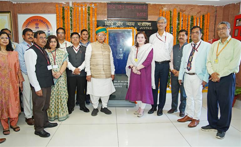 The Minister of State (Independent Charge) for Law & Justice and Parliamentary Affairs, Shri Arjun Ram Meghwal inaugurates the “Live Cases” Dashboard under  Legal Information Management and Briefing System, in New Delhi on October 14, 2025.