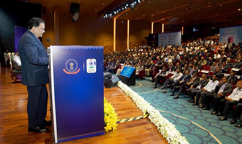 The Secretary, Ministry of Home Affairs, Shri Govind Mohan addressing at the Valedictory Session of  Conference on Extradition of Fugitives - Challenges and Strategies held at Bharat Mandapam, in New Delhi on October 17, 2025.