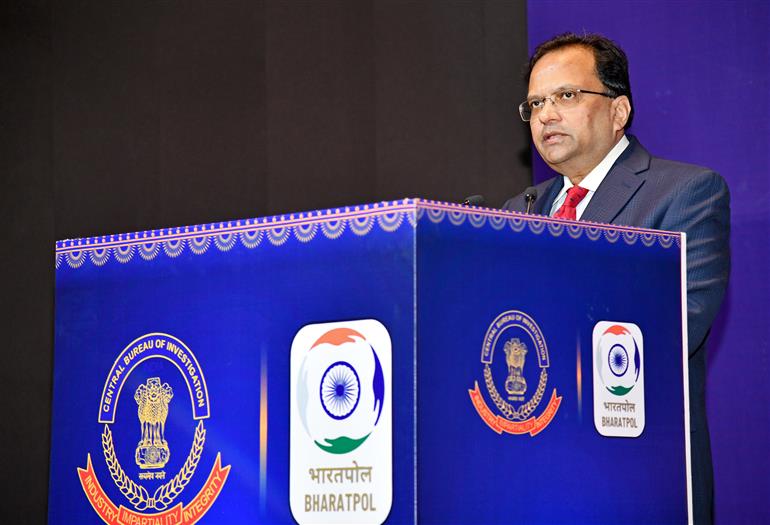 The Secretary, Ministry of Home Affairs, Shri Govind Mohan addressing at the Valedictory Session of  Conference on Extradition of Fugitives - Challenges and Strategies held at Bharat Mandapam, in New Delhi on October 17, 2025.