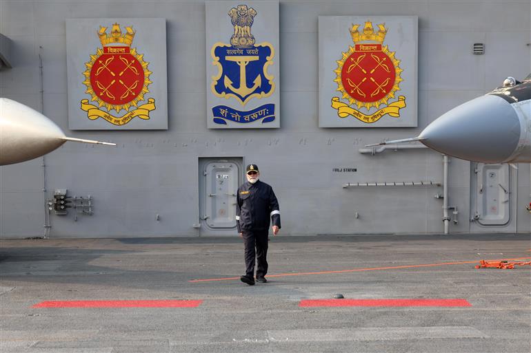 PM witnesses Steampast and Flypast at INS Vikrant on October 20, 2025.