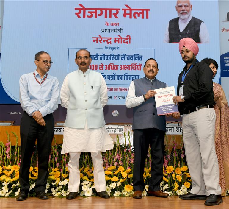 The Minister of State for Science & Technology (Independent Charge), Earth Sciences (Independent Charge), Prime Minister’s Office, Personnel, Public Grievances & Pensions, Atomic Energy and Space, Dr. Jitendra Singh distributes more than 51,000 appointment letters to newly appointed youth in various Government departments and organisations under Rozgar Mela at National Media Centre, in New Delhi on October 24, 2025.