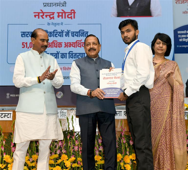 The Minister of State for Science & Technology (Independent Charge), Earth Sciences (Independent Charge), Prime Minister’s Office, Personnel, Public Grievances & Pensions, Atomic Energy and Space, Dr. Jitendra Singh distributes more than 51,000 appointment letters to newly appointed youth in various Government departments and organisations under Rozgar Mela at National Media Centre, in New Delhi on October 24, 2025.
