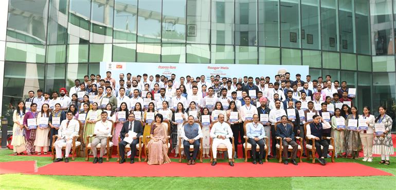 The Minister of State for Science & Technology (Independent Charge), Earth Sciences (Independent Charge), Prime Minister’s Office, Personnel, Public Grievances & Pensions, Atomic Energy and Space, Dr. Jitendra Singh in a group photograph at the distribution of more than 51,000 appointment letters to newly appointed youth in various Government departments and organisations under Rozgar Mela at National Media Centre, in New Delhi on October 24, 2025.