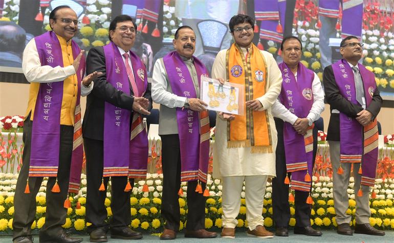 The Minister of State for Science & Technology (Independent Charge), Earth Sciences (Independent Charge), Prime Minister’s Office, Personnel, Public Grievances & Pensions, Atomic Energy and Space, Dr. Jitendra Singh at the 54th Foundation Day & Convocation Ceremony of the University College of Medical Sciences at Vigyan Bhawan, in New Delhi on October 25, 2025.