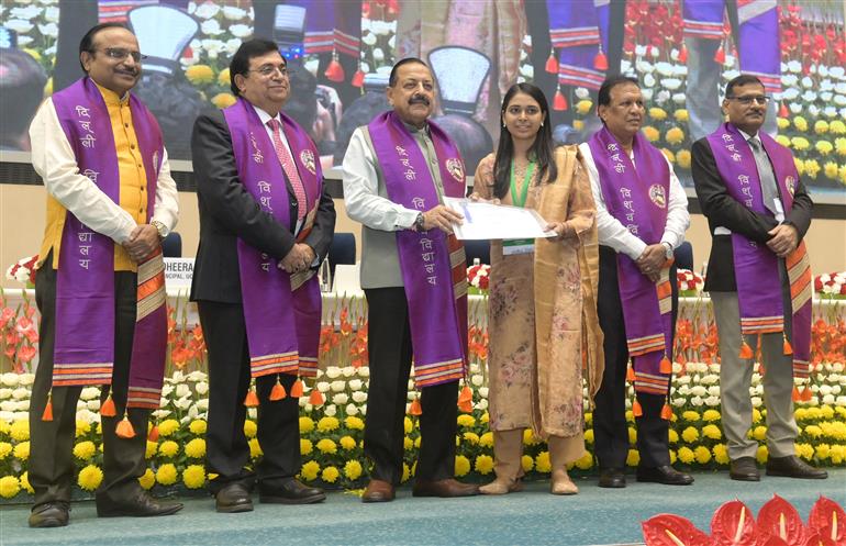 The Minister of State for Science & Technology (Independent Charge), Earth Sciences (Independent Charge), Prime Minister’s Office, Personnel, Public Grievances & Pensions, Atomic Energy and Space, Dr. Jitendra Singh at the 54th Foundation Day & Convocation Ceremony of the University College of Medical Sciences at Vigyan Bhawan, in New Delhi on October 25, 2025.