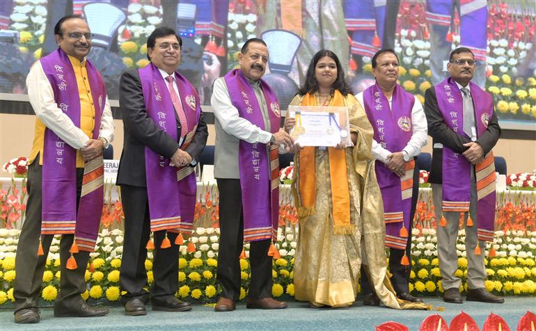 The Minister of State for Science & Technology (Independent Charge), Earth Sciences (Independent Charge), Prime Minister’s Office, Personnel, Public Grievances & Pensions, Atomic Energy and Space, Dr. Jitendra Singh at the 54th Foundation Day & Convocation Ceremony of the University College of Medical Sciences at Vigyan Bhawan, in New Delhi on October 25, 2025.