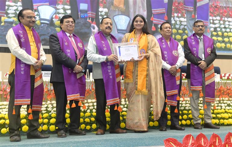 The Minister of State for Science & Technology (Independent Charge), Earth Sciences (Independent Charge), Prime Minister’s Office, Personnel, Public Grievances & Pensions, Atomic Energy and Space, Dr. Jitendra Singh at the 54th Foundation Day & Convocation Ceremony of the University College of Medical Sciences at Vigyan Bhawan, in New Delhi on October 25, 2025.