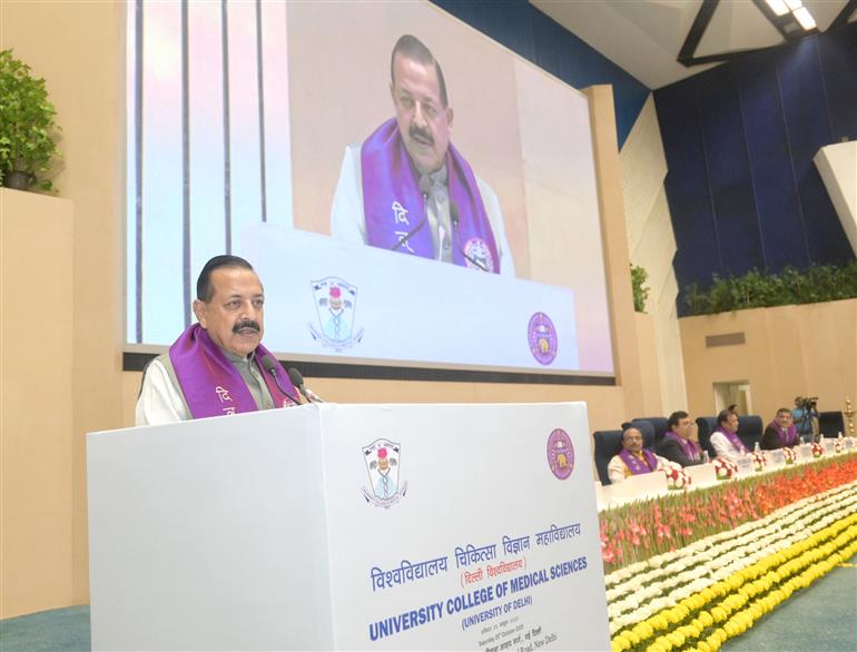 The Minister of State for Science & Technology (Independent Charge), Earth Sciences (Independent Charge), Prime Minister’s Office, Personnel, Public Grievances & Pensions, Atomic Energy and Space, Dr. Jitendra Singh addressing at the 54th Foundation Day & Convocation Ceremony of the University College of Medical Sciences at Vigyan Bhawan, in New Delhi on October 25, 2025.