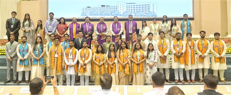 The Minister of State for Science & Technology (Independent Charge), Earth Sciences (Independent Charge), Prime Minister’s Office, Personnel, Public Grievances & Pensions, Atomic Energy and Space, Dr. Jitendra Singh in a group photograph at the 54th Foundation Day & Convocation Ceremony of the University College of Medical Sciences at Vigyan Bhawan, in New Delhi on October 25, 2025.