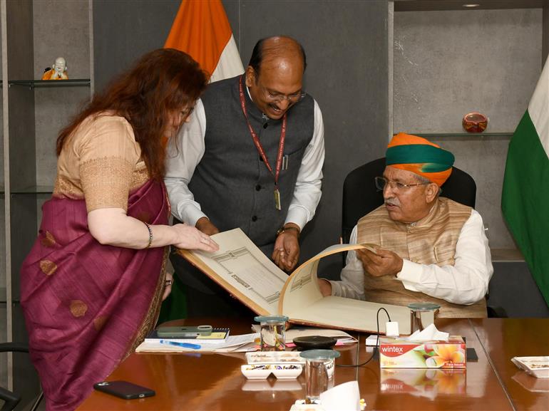 The Minister of State (Independent Charge) for Law & Justice and Parliamentary Affairs, Shri Arjun Ram Meghwal inspected the activities under the “Clean Office, Clear Governance” campaign being implemented by the Department of Legal Affairs, Ministry of Law and Justice, in New Delhi on October 31, 2025.