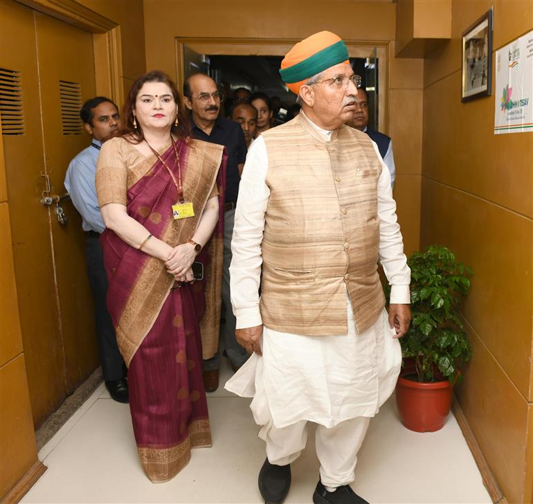 The Minister of State (Independent Charge) for Law & Justice and Parliamentary Affairs, Shri Arjun Ram Meghwal inspected the activities under the “Clean Office, Clear Governance” campaign being implemented by the Department of Legal Affairs, Ministry of Law and Justice, in New Delhi on October 31, 2025.