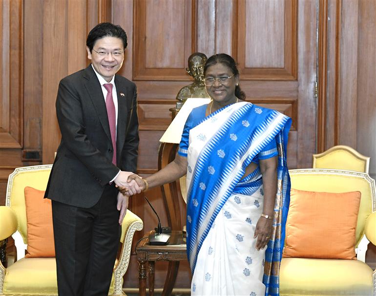 The President of India, Smt. Droupadi Murmu meets the Prime Minister of Singapore, Mr. Lawrence Wong at Rashtrapati Bhavan, in New Delhi on September 04, 2025.