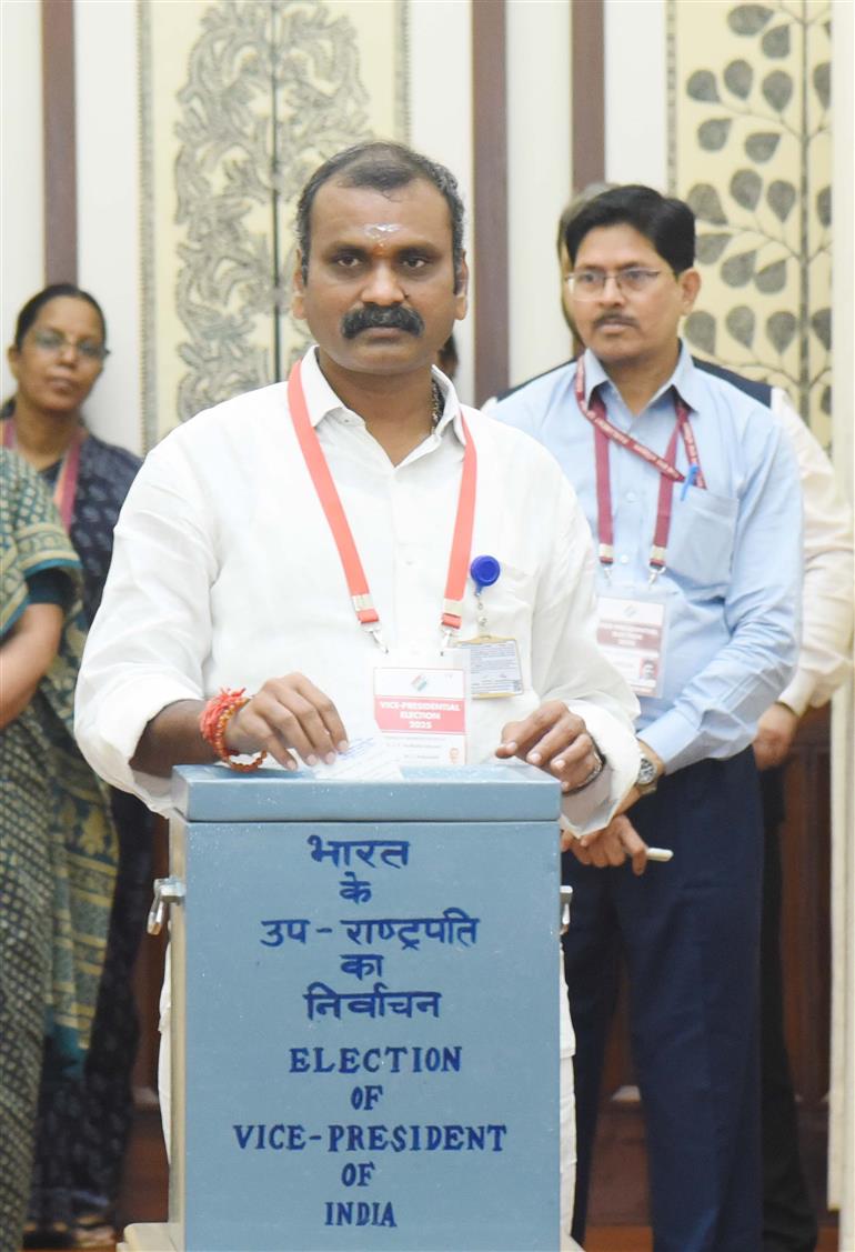 The Minister of State for Information and Broadcasting and Parliamentary Affairs, Dr. L. Murugan casts his vote for the Vice Presidential Election 2025 at Parliament House, in New Delhi on September 09, 2025.