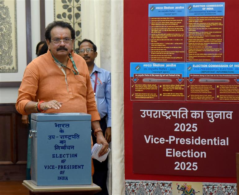 The Minister of State for Fisheries, Animal Husbandry and Dairying and Panchayati Raj, Prof. S.P. Singh Baghel casts his vote for the Vice-Presidential Election 2025 at Parliament House, in New Delhi on September 09, 2025.