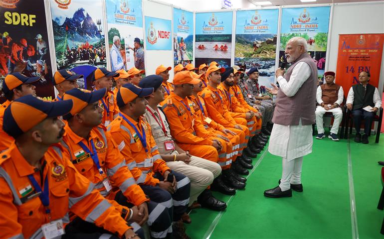 PM meeting with NDRF, SDRF & Aapda Mitra Team, in Himachal Pradesh on September 09, 2025.
