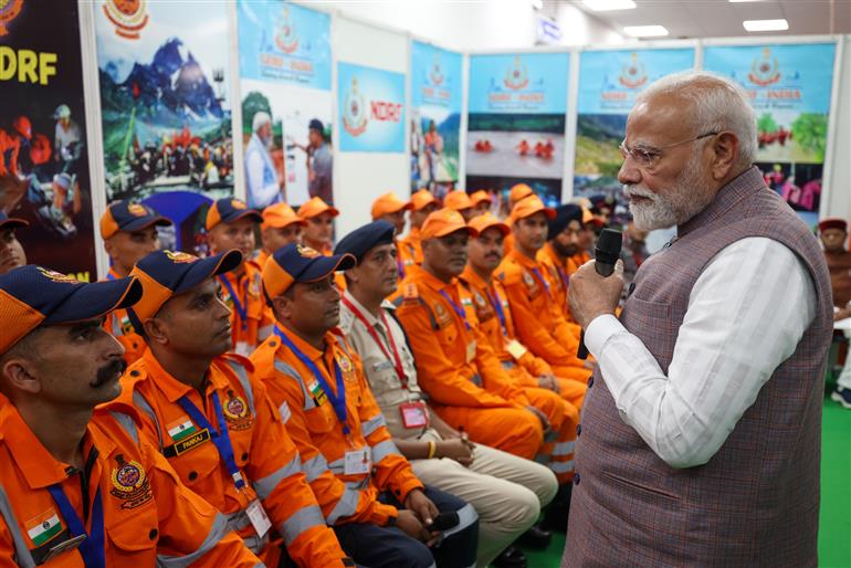PM meeting with NDRF, SDRF & Aapda Mitra Team, in Himachal Pradesh on September 09, 2025.