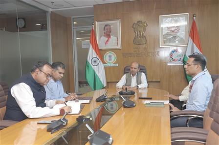 The Secretary, Ministry of Cooperation, Dr. Ashish Kumar Bhutani witnessing the Signing and Exchange of MoU between the National Co-operative Exports Limited (NCEL) and the Agricultural and Processed Food Products Export Development Authority (APEDA), in New Delhi on September 09, 2025.