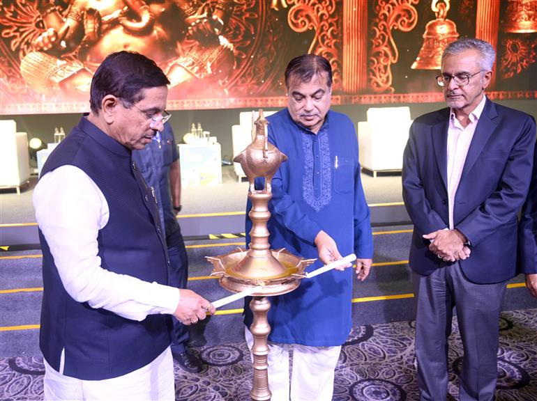 The Union Minister of Road Transport and Highways, Shri Nitin Gadkari and the Union Minister for Consumer Affairs, Food and Public Distribution and New and Renewable Engergy, Shri Pralhad Joshi lighting the lamp during the ISMA’s the Indian sugar & Bio-Energy Conference 2025 in New Delhi, on September 11, 2025. 