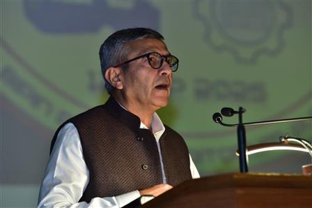 The Defence Secretary Shri Rajesh Kumar Singh addressing the inaugural STRIDE 2025 seminar on the theme ‘Synergy of Technology, Research & Defence Ecosystem’ organised by Southern Command in Pune, Maharashtra on September 12, 2025.