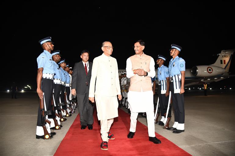 The Prime Minister of the Republic of Mauritius, Dr. Navinchandra Ramgoolam being welcomed by the Minister of State for Defence, Shri Sanjay Seth on his arrival at AFS Palam, in New Delhi, on September 15, 2025.