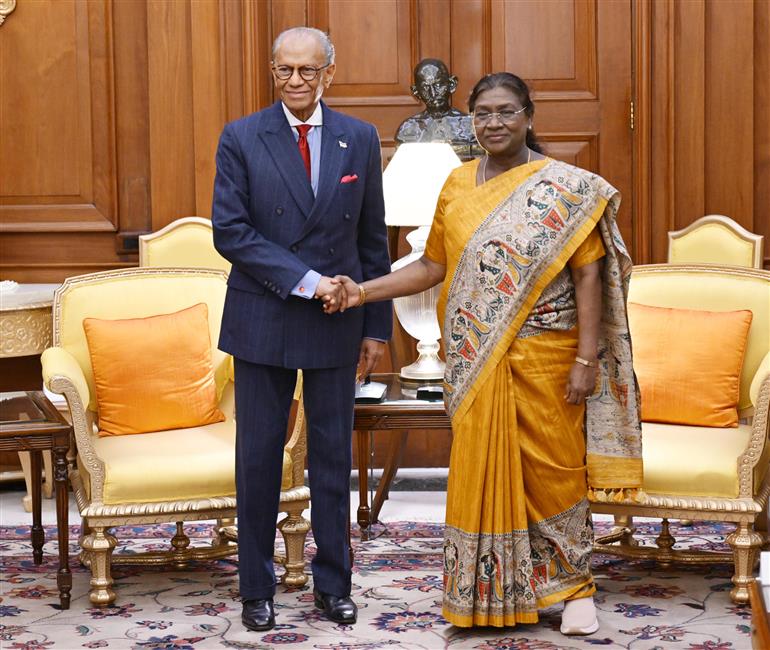 The Prime Minister of the Republic of Mauritius, Dr. Navinchandra Ramgoolam calls on the President of India, Smt Droupadi Murmu at Rashtrapati Bhavan, in New Delhi on September 16, 2025.