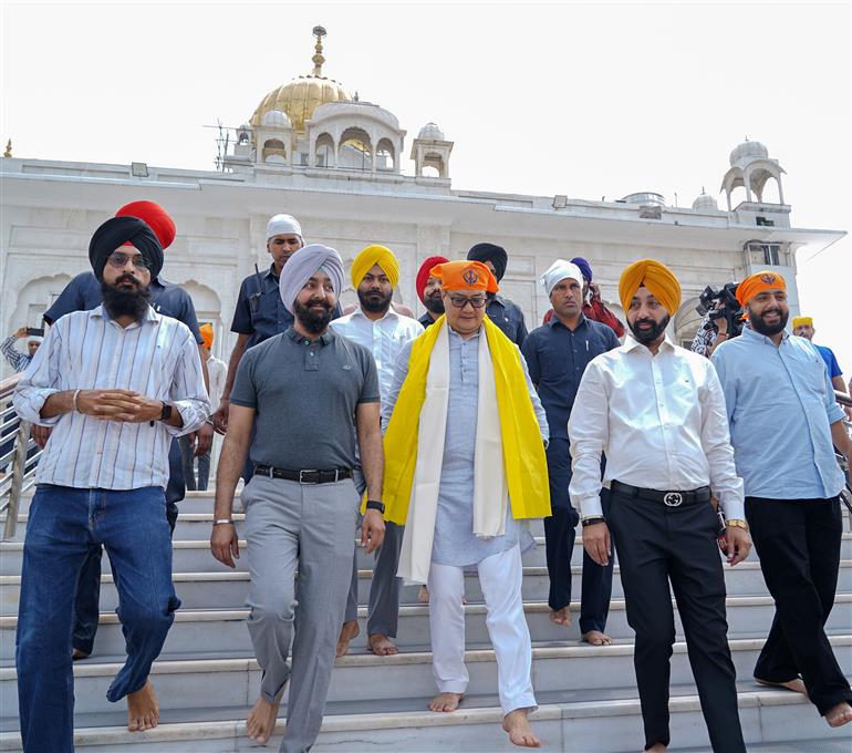 The Union Minister of Minority Affairs & Parliamentary Affairs, Shri Kiren Rijiju visited the Gurudwara Bangla Sahib on the sidelines of ‘Swachhata hi Seva Campaign-2025’, in New Delhi on September 17, 2025.