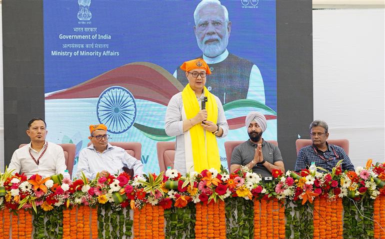 The Union Minister of Minority Affairs & Parliamentary Affairs, Shri Kiren Rijiju graced the event on the sidelines of the ‘Swachhata hi Seva Campaign-2025’ at Gurudwara Bangla Sahib, in New Delhi on September 17, 2025.