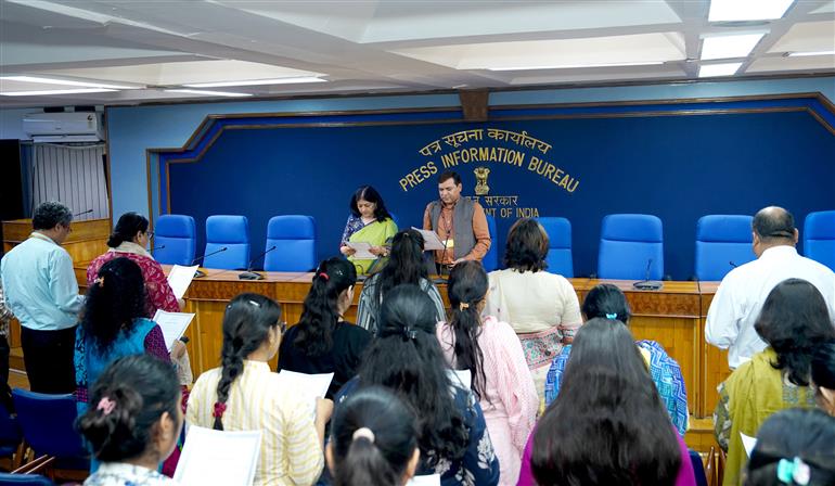 The Principal Director General, Press Information Bureau, Shri Dhirendra Ojha administered the Swachhta Pledge, in New Delhi on September 18, 2025.