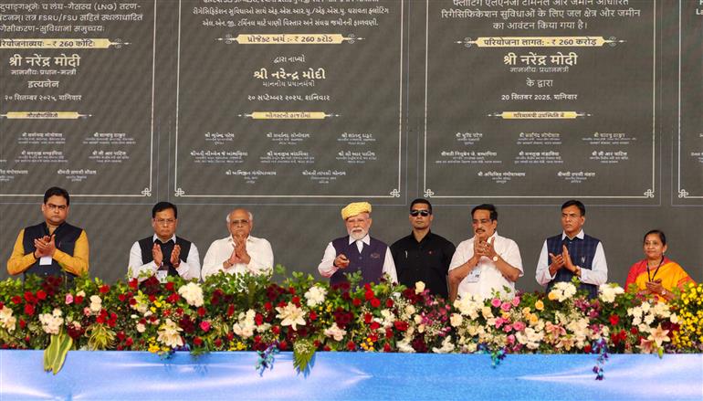 PM inaugurates and lays the foundation stone of multiple development projects during the ‘Samudra se Samriddhi’ programme at Bhavnagar, in Gujarat on September 20, 2025.