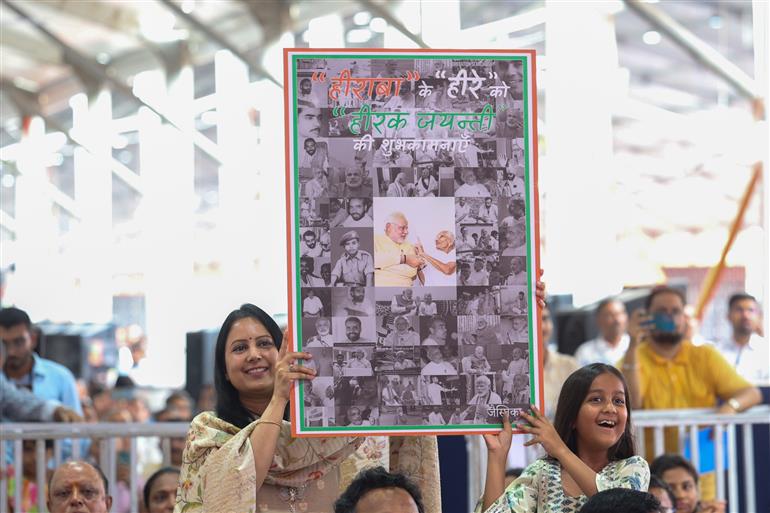 Gathering at the ‘Samudra se Samriddhi’ programme on the sidelines of the inauguration and laying the foundation stone of multiple development projects at Bhavnagar, in Gujarat on September 20, 2025. PM addressing on the occasion.