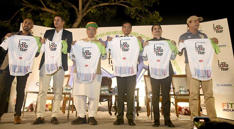 The Union Minister of Labour & Employment and Youth Affairs & Sports, Dr. Mansukh Mandaviya and the Minister of State (Independent Charge) for Law & Justice and Parliamentary Affairs, Shri Arjun Ram Meghwal at the inauguration of the ‘Tour de Thar’ cycling race event, in New Delhi on September 24, 2025.