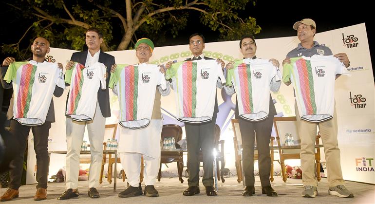 The Union Minister of Labour & Employment and Youth Affairs & Sports, Dr. Mansukh Mandaviya and the Minister of State (Independent Charge) for Law & Justice and Parliamentary Affairs, Shri Arjun Ram Meghwal at the inauguration of the ‘Tour de Thar’ cycling race event, in New Delhi on September 24, 2025.