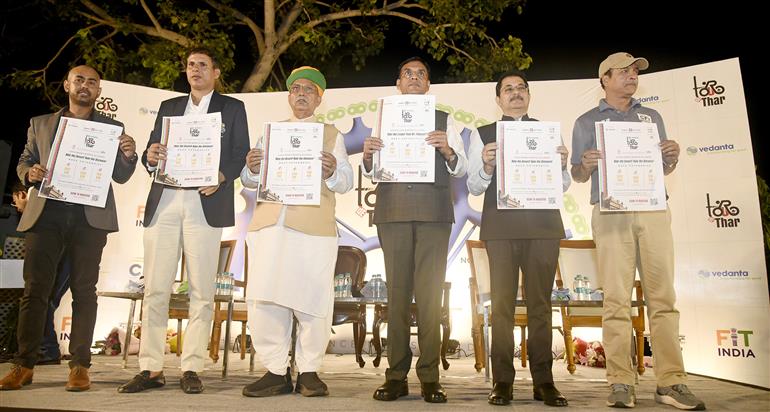 The Union Minister of Labour & Employment and Youth Affairs & Sports, Dr. Mansukh Mandaviya and the Minister of State (Independent Charge) for Law & Justice and Parliamentary Affairs, Shri Arjun Ram Meghwal at the inauguration of the ‘Tour de Thar’ cycling race event, in New Delhi on September 24, 2025.