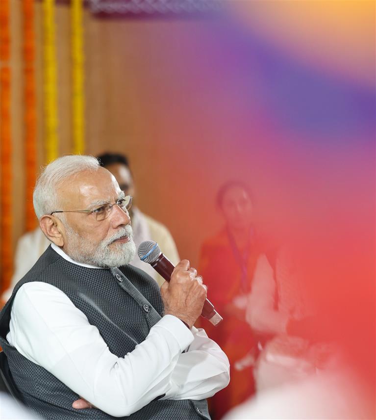 PM interacts with PM Kusum beneficiaries in Banswara, Rajasthan on September 25, 2025.