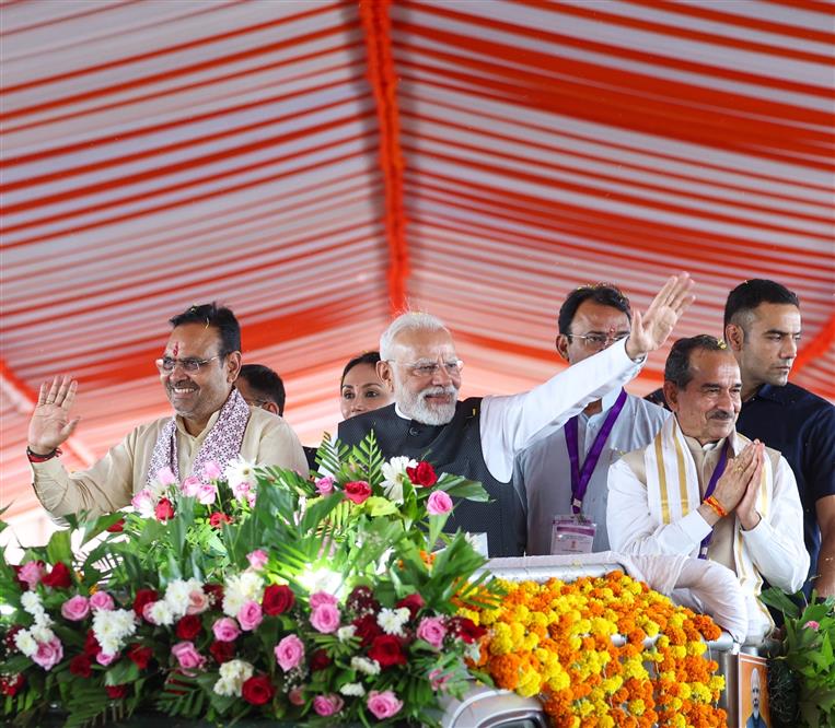 PM receives a warm welcome during the foundation stone laying and inauguration of the various projects at Banswara, in Rajasthan on September 25, 2025.