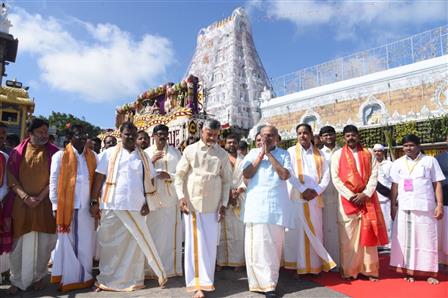 The Vice President of India, Shri C. P. Radhakrishnan along with the Chief Minister of Andhra Pradesh, Shri N. Chandrababu Naidu offered prayers at Tirumala Temple, Tirupati, in Andhra Pradesh on September 25, 2025.