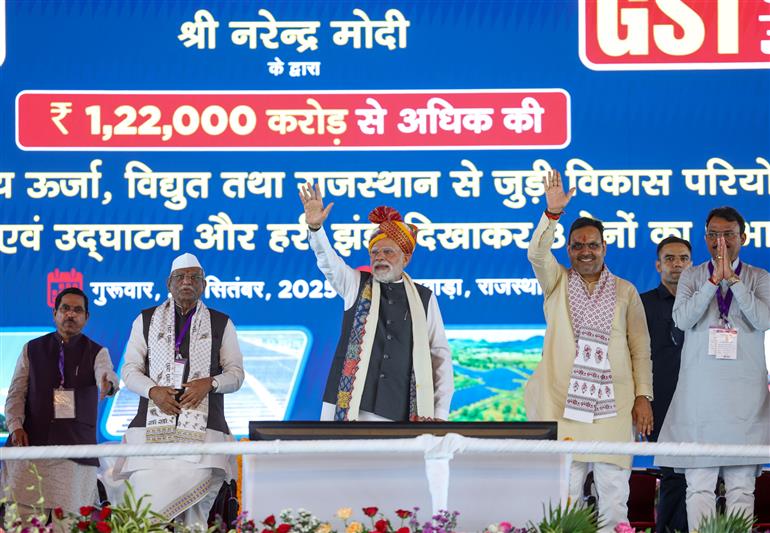 PM at the foundation stone laying and inauguration of the various projects at Banswara, in Rajasthan on September 25, 2025.