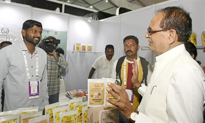 The Union Minister of Agriculture & Farmers Welfare and Rural Development, Shri Shivraj Singh Chouhan visited the stalls set up by FPOs from various states of the country at World Food India 2025, in Bharat Mandapam, New Delhi on September 26, 2025.