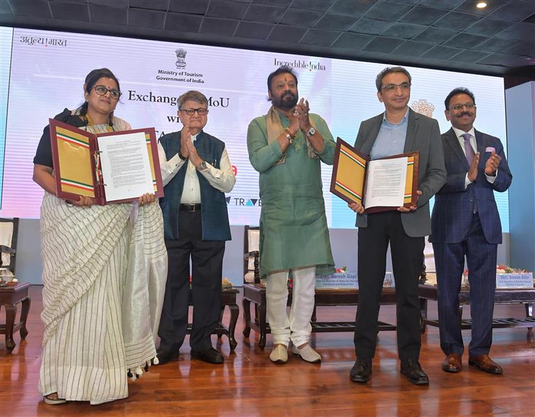The Minister of State for Petroleum and Natural Gas & Tourism, Shri Suresh Gopi and the Vice Chairperson of Niti Aayog Shri. Suman Bery attends the World Tourism Day celebrations organized by the Ministry of Tourism at Sushma Swaraj Bhawan, in New Delhi on September 27, 2025. 